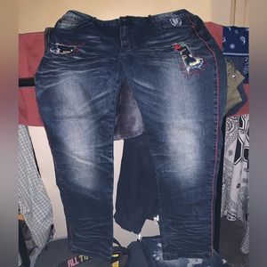 BornFly size 40x32 waist in good condition with stretch tech and stitch details